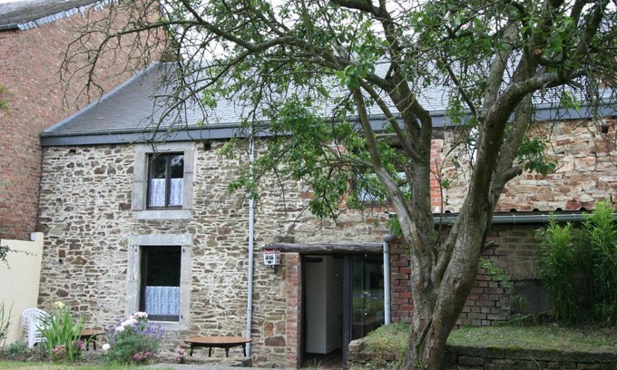 Sevry House | Winenne Home with Hot Tub