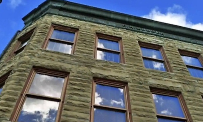 Geneva Apartment | Wineries, Lake & Spire - Munger Lofts Boutique