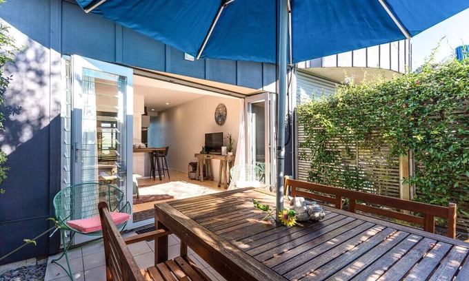 Matiatia Bay Apartment | Winery and Beach to enjoy with in minutes of the apartment - walking distance