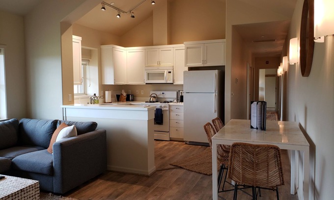 Kelseyville Apartment | Winery Stay in the Vineyard Loft tucked amongst the vines at Boatique Winery