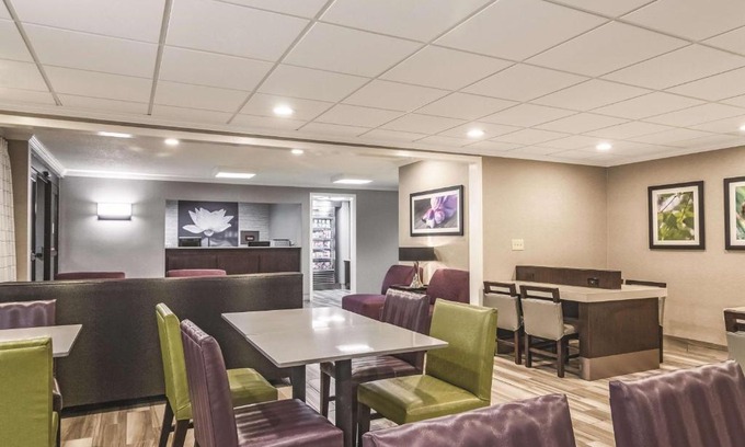 Dock Junction Hotel | Wingate by Wyndham Brunswick GA I-95