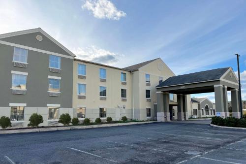 Clearfield Hotel | Wingate by Wyndham Clearfield