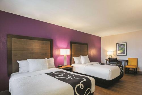San Jacinto Hotel | Wingate by Wyndham Galveston Beachfront at the Seawall