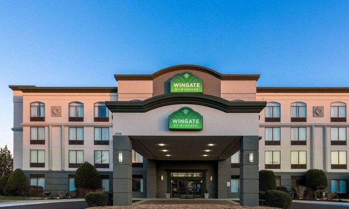 Norma Hotel | Wingate by Wyndham Vineland/Millville