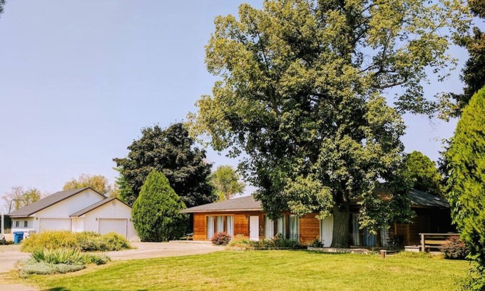 Meridian Condo | Wingate - Meridian, Cozy Acreage in the heart of the city