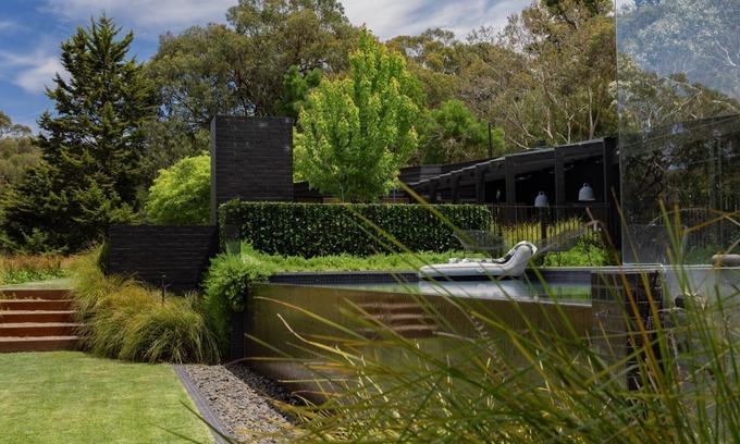 Red Hill South House | Winifred - Heart of the wine region.