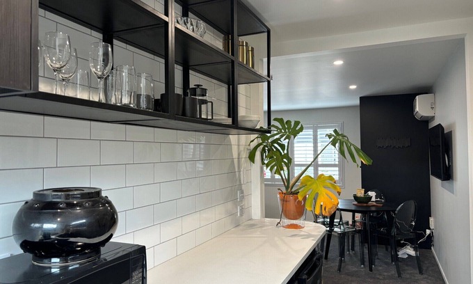 Hamilton North Apartment | Winifred's Art Stays uptown Hamilton