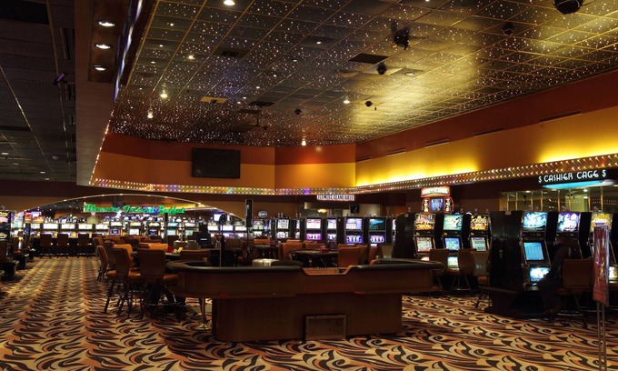 Sloan Hotel | WinnaVegas Casino & Resort