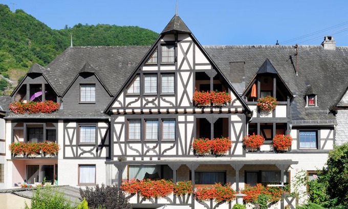 Ernst House | Winneburger Hof