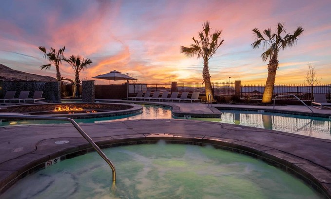 Hurricane House | Winner, Winner! - Combining 2 fantastic units. Private Pool and 2 Private Hot T