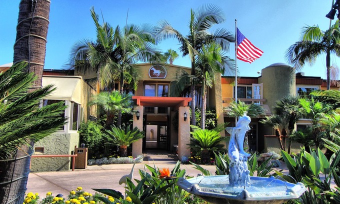 Solana Beach Hotel | Winners Circle Resort