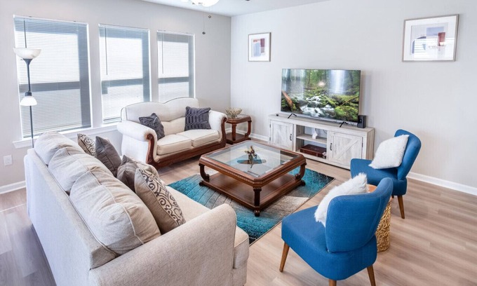 Highlands - Perkins House | Winners Paradise Steps from Tiger Country - BC1033