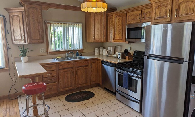 Winnisquam Cabin | Winnisquam Cozy Cabin w-Sandy Beach & Boat Dock