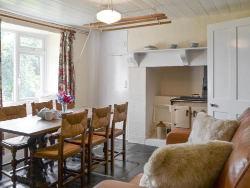 Holsworthy House | Winscott Cottage