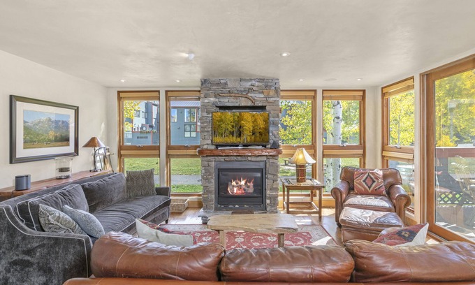 Telluride Condo | WINTER is coming soon book now.