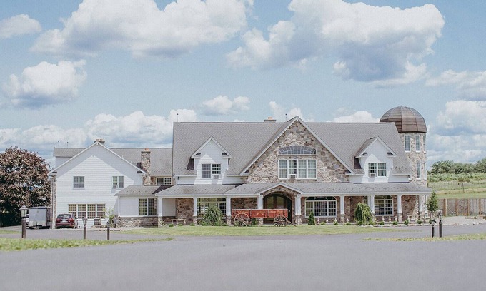 Mt. Bethel Bed & Breakfast | Winter Micro-Wedding Packages - Chelsea Sun Inn Poconos Limited Time only