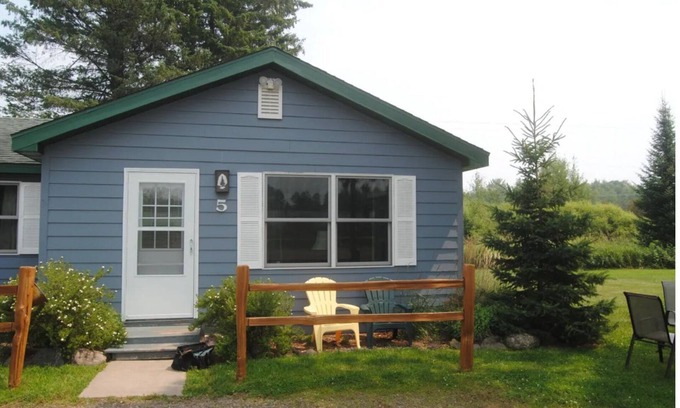 Winter Cottage | Winter Nights Cottages: Cottage 5 Winter, Wisconsin vacation rental.