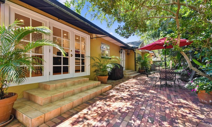 Winter Park House | Winter Park Bungalow & Outdoor Oasis - Rollins College, Park Ave & Fenced Yard