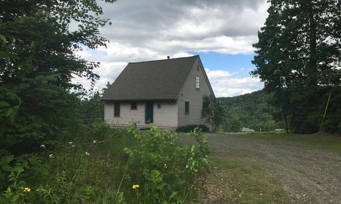 Lisbon House | Winter Rental in the heart of the White Mountains
