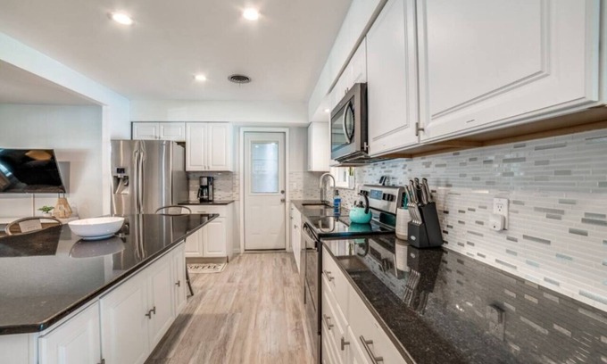 Shearer Hills - Ridgeview House | *Winter Special* Outdoor TV | Firepit ~ Safe Area!