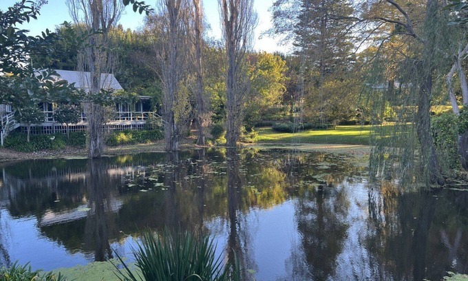 Tilba Tilba Apartment | WINTER SPECIAL @ the Mezzanine cottage Foxglove Open Gardens