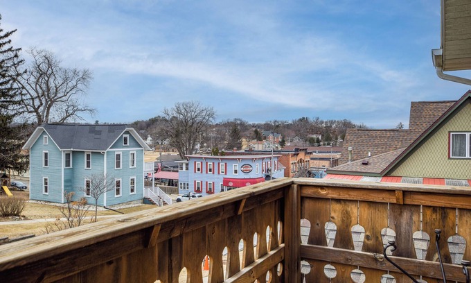 New Glarus House | Winter Special w/Indoor Parking in Unique New Glarus, see details below.
