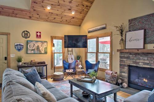 Chestnut Springs House | Wintergreen Resort Cabin Near the Slopes!