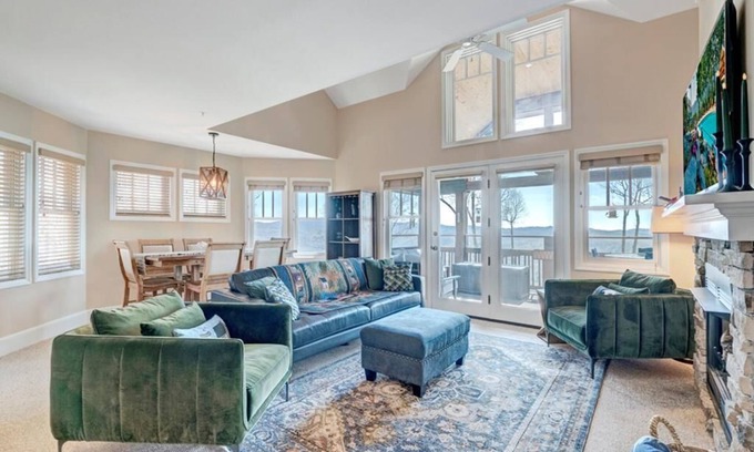 Banner Elk Condo | Wintergreens R131- Mountain Condo, Mountain View, Gated Resort, Indoor/Outdoor Pools and Hot Tub,.