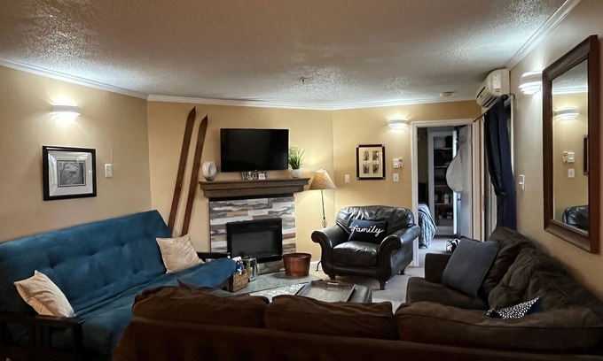 Ghent Condo | Winterplace Ski in Ski Out Condos 3Br/2Ba 3rd floor sleeps 8