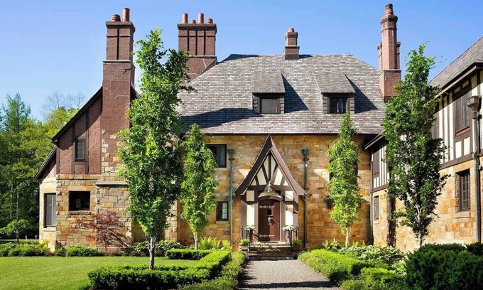 Lenox Villa | Winthrop Estate - 1925 Charm & Modern Luxury