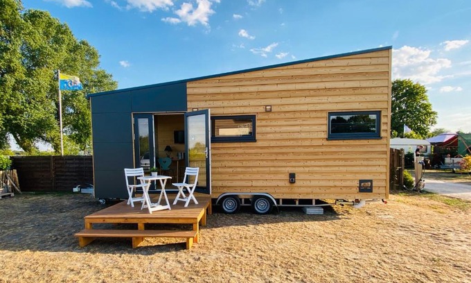 Elsfleth Apartment | WiNZiG Wohnen Tiny House SKADI am Weserstrand