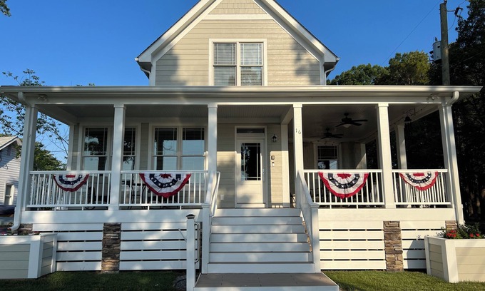 Colonial Beach House | Wirt Every Penny ~ A Quick Walk to The Beach with Beautiful Views of The River