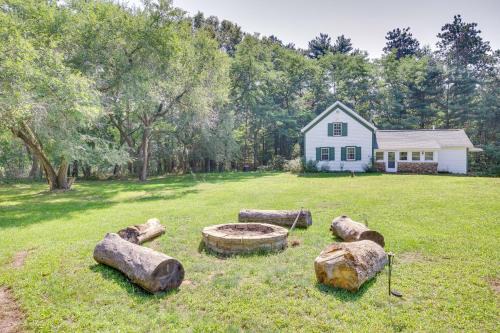 Mauston House | Wisconsin Cabin Getaway Near Castle Rock Late