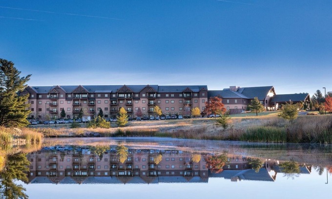 Lake Delton Resort | Wisconsin Dells Adventure! Glacier Canyon Resort w/Access to Water Parks!