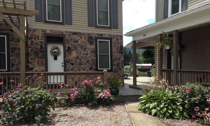 Confluence Apartment | Wisteria apartment. First floor totally private apartment.