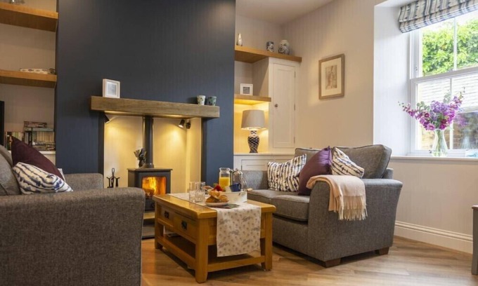 Warkworth Cottage | WISTERIA COTTAGE, family friendly, with open fire in Warkworth