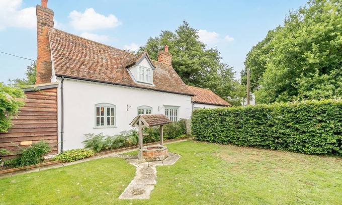 Saxmundham House | Wisteria Cottage - Snape
