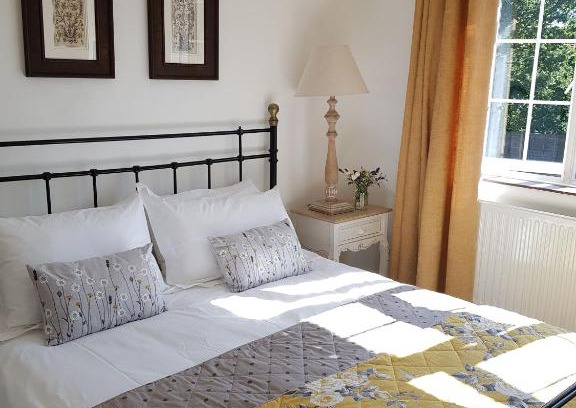 Cranfield Bed & Breakfast | Wisteria Haze