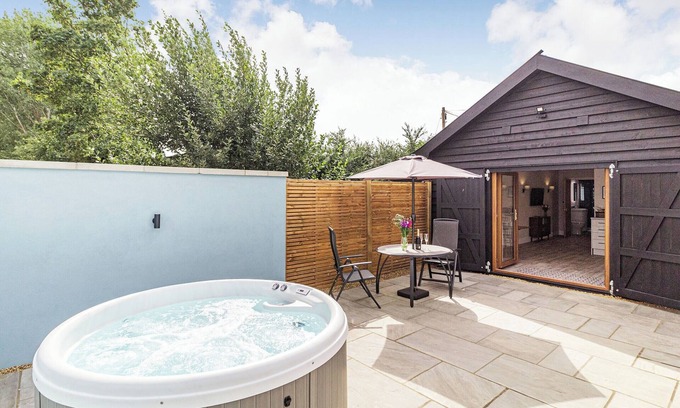 Diss Cottage | Wisteria Lodge - UKC5804
