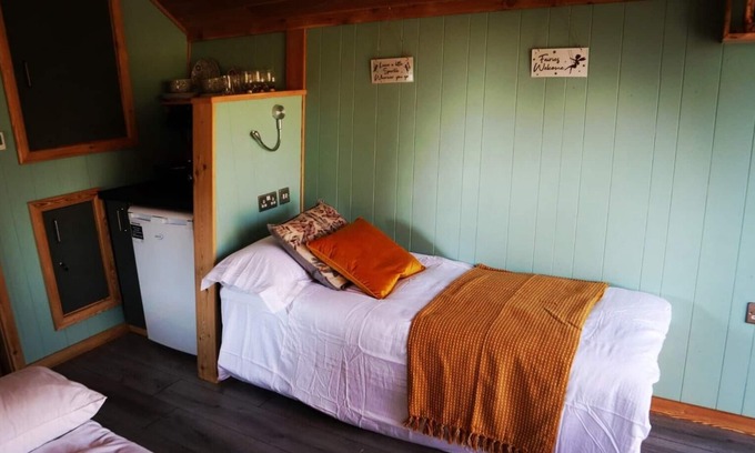 Newry Cabin | Witches Cabin - Mourne Mountains, Ireland