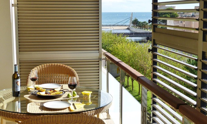 Sant Antoni de Calonge Apartment | With large balcony and great views - 300m from the beach