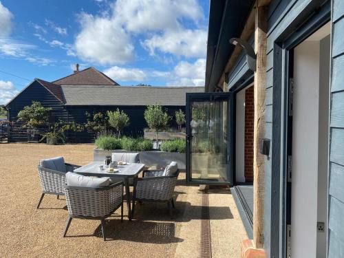 Mount Bures Apartment | Withers Farm Apartments