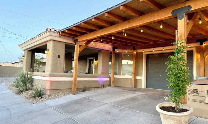Lake Havasu City Villa | Wknd@Bernies-Romantic Secluded Desert Oasis-Cozy 2Bd Villa-Pvt Hot Tub Boat Prkg