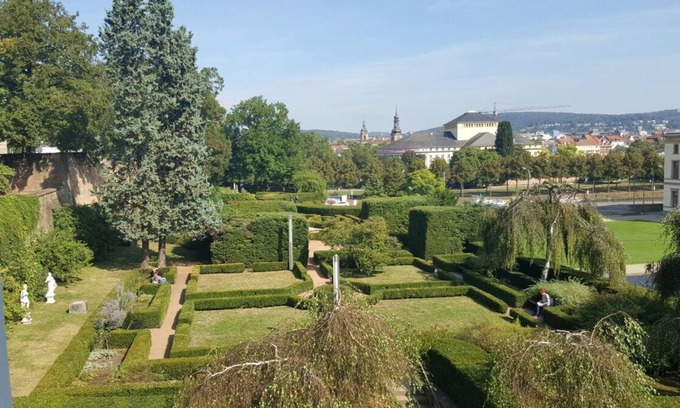 Saarbruecken Apartment | Wohnen mit Stil und Flair am Schloss - Ruhig und Doch Zentral