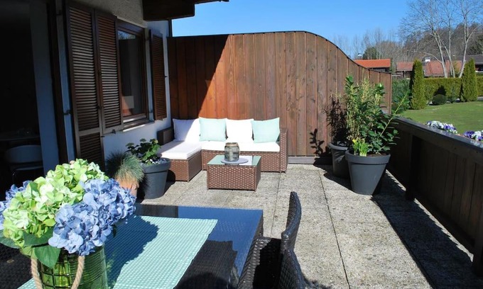 Sankt Quirin Apartment | Wohnung direkt am Tegernsee mit XL-Terrasse