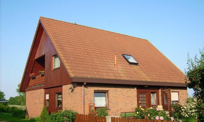 Reetzow House | Wolf Haus Rotmilan