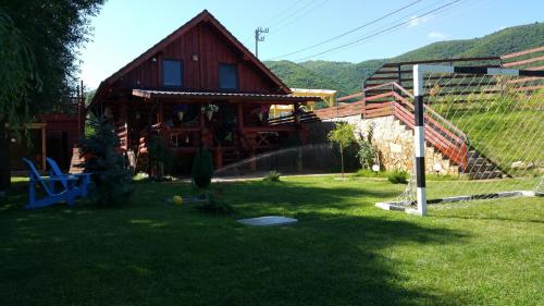 Gura Raului House | Wolf's House