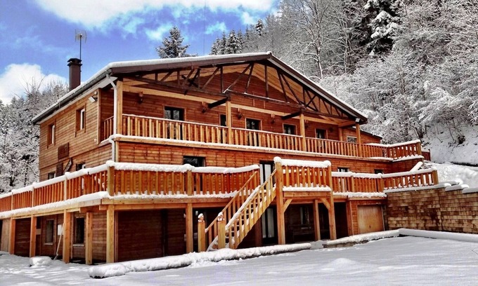 Travexin Ski Chalet | Wolf sanctuary