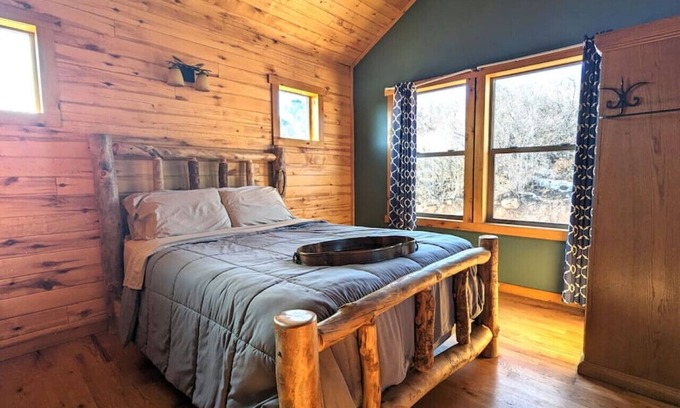 La Sal Cabin | Wolf Springs Ranch, Cabin 3
