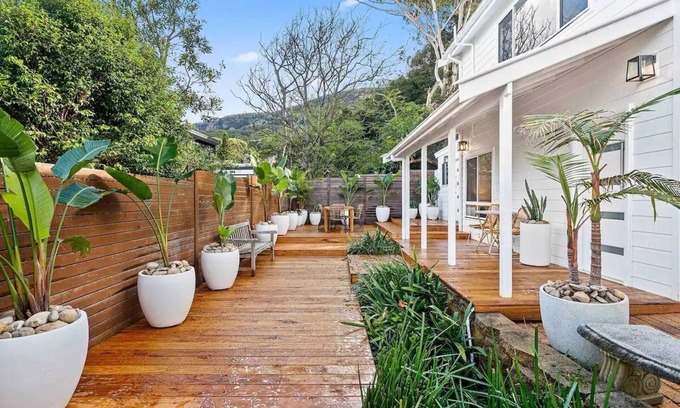 Wombarra Cottage | Wombarra Luxe Cottage - Five Minute Walk to the Beach